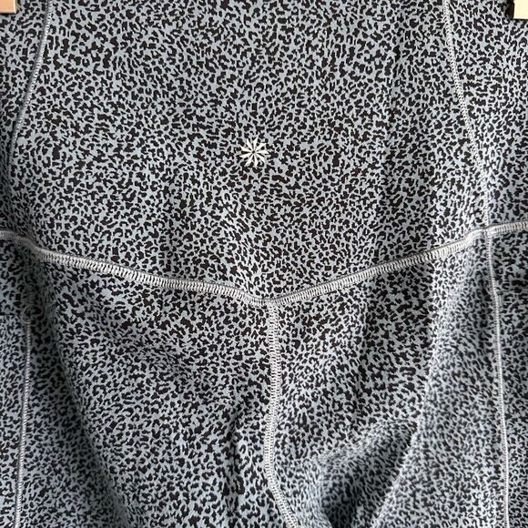 Athleta Salutation Stash Pocket Textured 7/8 Tight Blue Cheetah Leopard - Picture 7 of 9